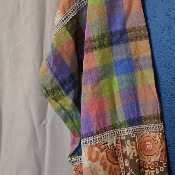 Easel Beige and Pink Stitch Detail Top - Picture 7 of 8